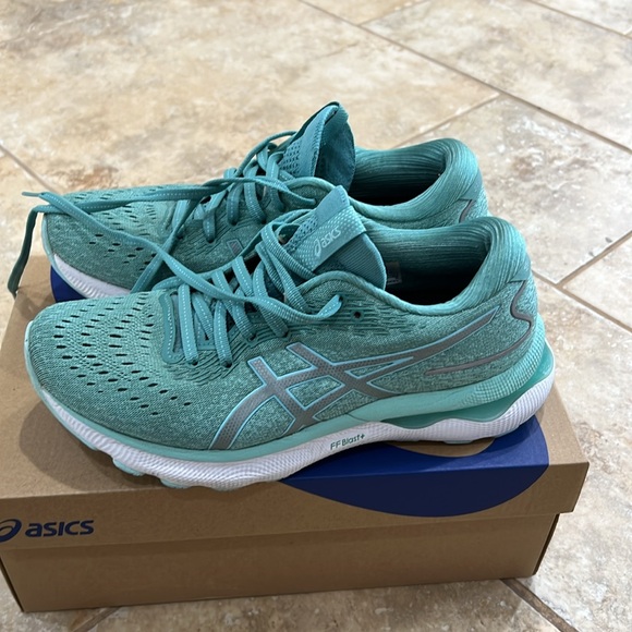 ASICS Sneakers - Picture 2 of 4